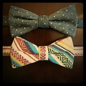 2 bowties